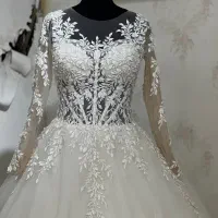 فروش ۱۵ عدد لباس عروس مزونی فقط ۵ میلیون تومان
