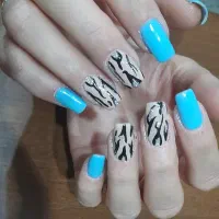 مدل کاشت ناخن(فقط هزینه ی مواد گرفته میشود)