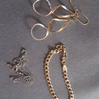 طلا همه باهم ۱۰۰گرم بالای تابلو