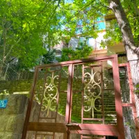 230 متر باغچه فروشی با بنا ۴۵ متری