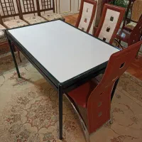 میز غذاخوری فلزی کاملا سالم