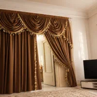 پرده مجلسی قهوه‌ای شیک و سالم