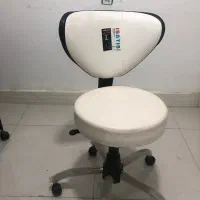 صندلی استاد کار و جکدار جهت میکاپ تازه و در حد نو