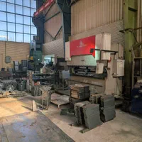 اپراتور لیزر، خمکار، جوشکار، وسط کار