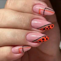 کاشت ناخن(تخفیف ویژه)