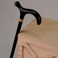عصای لوکس دست‌ساز مدل کیان با چوب گردو