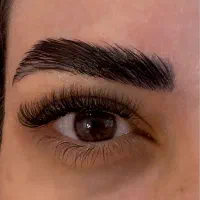 اکستنشن مژه و لیفت تخفیف یک ماهه