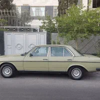مرسدس بنز W123، E200