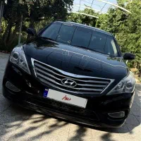 آزرا گرنجور ۲۰۱۲ بی رنگ