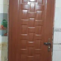 درب چوبی با چهارچوب آهنی