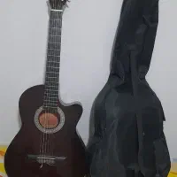گیتار خوش صدا