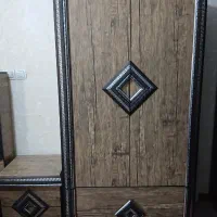 فروش کمدلباسی ومیز ارایشی
