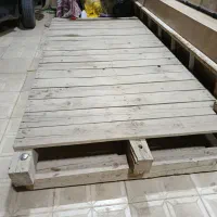 تخت چوبی