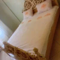 تخت دو نفره سلطنتی تمام چوب.