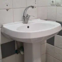 روشویی پایه دار