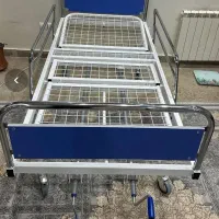 تخت بیمارستانی همراه با تشک