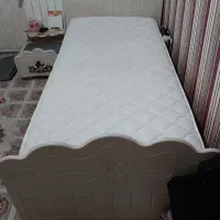 تخت تک‌نفره