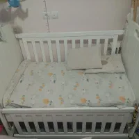 تخت و کمد نوزادی و کودک برند توکا چوب