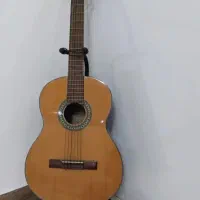 گیتار بست فان مدل e150 به همراه تمام وسایل جانبی