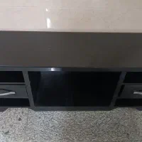 میز‌تلویزیون‌مشکی‌محکم و پایتختی