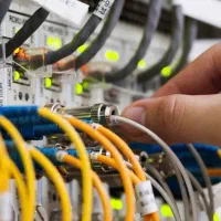 اجرای شبکه های کامپیوتری و خدمات تخصصی IT