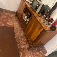 بوفه قدیمی وآینه