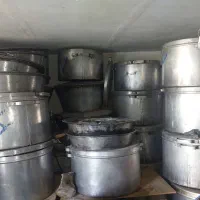 تعدادی دیگ، اجاق گاز و کپسول گاز بفروش می رسد