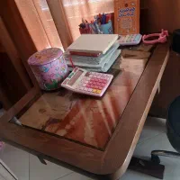 میز آشپزخانه چوبی و سه صندلی