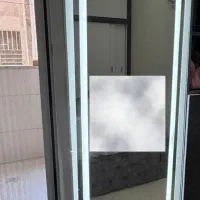 یک اینه قدی لمسی
