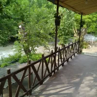 ویلا جنگلی بر رودخونه