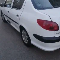پژو ۲۰۶ اس دی بی رنگ شاسی سالم ۱۰۸۰۰۰هزار تا کار