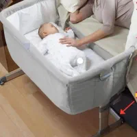 تخت کنار مادر ویرا