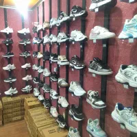نیازمند فروشنده کفش