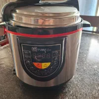 زودپز برقی فوما ژاپن (FUMA)کاملا سالم