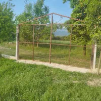 زمین نزدیک بافت لیوان شرقی