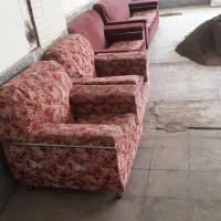 مبل راحتی محکم وقدیمه