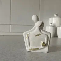دکوری و گلدون و آویزدر و شمع و ساعت دیواری