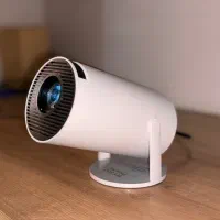 ویدئو پروژکتور هوشمندHY300 مناسب تماشای فیلم و گیم