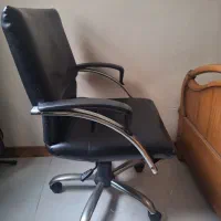 صندلی اداری مدیریتی چرخدار پایه فلزی