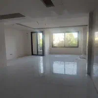 اپارتمان ۱۰۴متری/۵اذر/جنوبی/صفر/کم واحد
