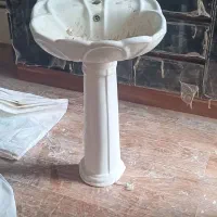 روشویی با پایه کاملا سالم