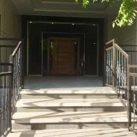 اپارتمان-150متری-رو-به-خیابان-رستاخیز