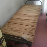 تخت فلزی
