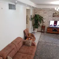 نیازمند تمیزکار تمیزکاری خانم جوان