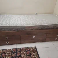 تخت خواب یک نفره با تشک