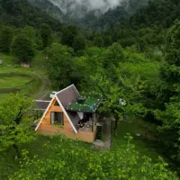 اجاره کلبه سوئیسی و جکوزی دار واستخردار جنگلی