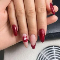 دوره تخصصی کاشت ناخن