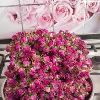 گلاب ناب و غنچه خوشک چیکان منصوری با بسته بندی