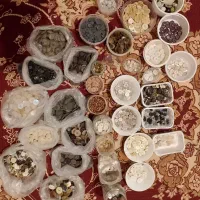 انواع  دکمه  فندقی وشلواری و پیراهنی و کت شلواری