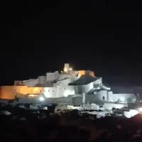 زمین فروشی